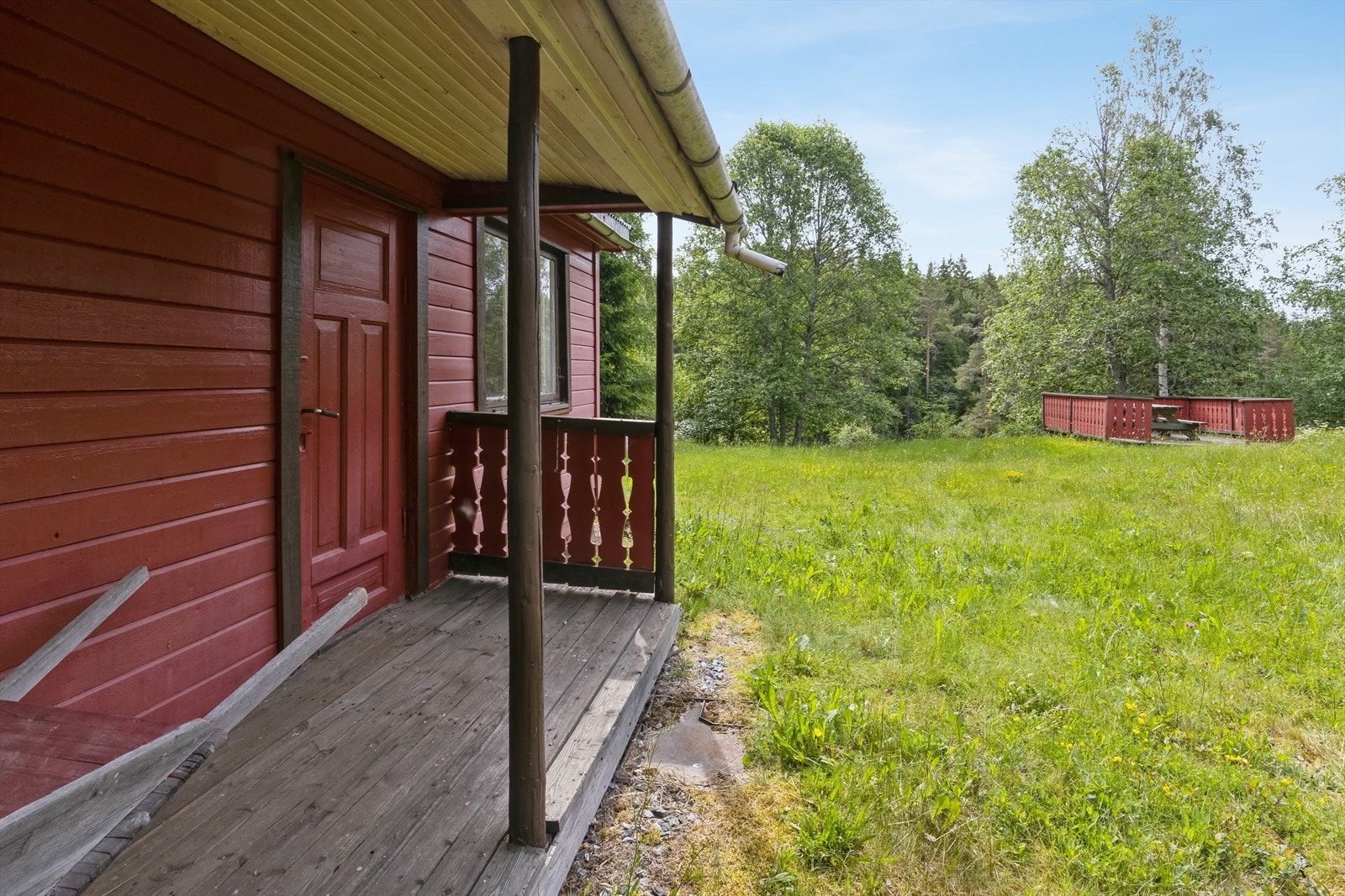 Inngangsparti på hytte nr 2 som inneholder 2 rom Galleribilde