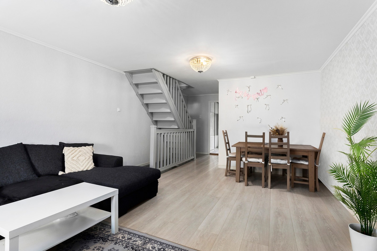 Her er det også muligheter for en egen spisesone. Fin anledning til å samle hele familien rundt bordet til et hyggelig måltid! Galleribilde