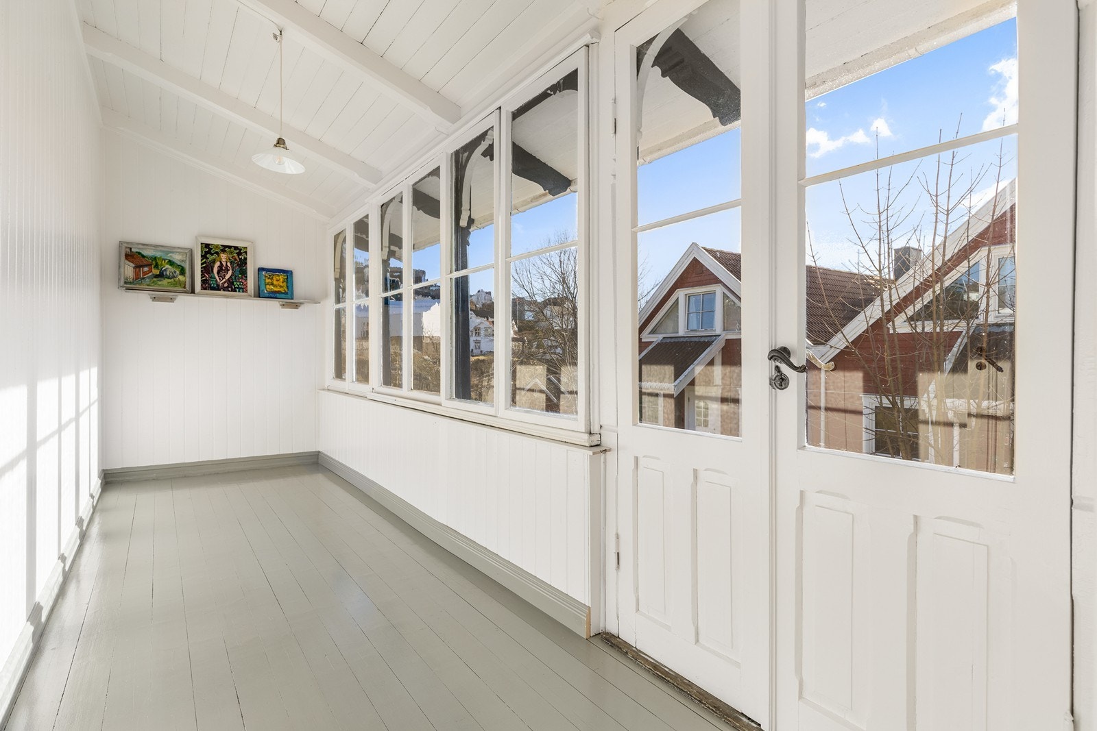 Glassveranda utenfor stue Galleribilde
