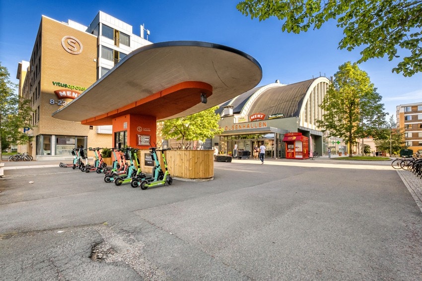 Området har et rikt og variert butikk-, service- og kulturtilbud, for både store og små. Her er bl.a. Bjølsen bakeri, Folkvang, Kaffebrenneriet, Mat & Mer, Sofies Hage, Mysterud Bar, MENY dagligvare, gallerier, bank, apotek, yoga- og treningssentre. Galleribilde