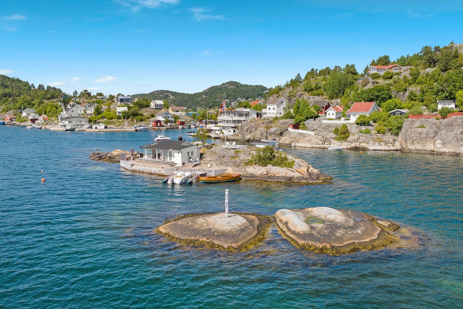 Sjelden mulighet med eksklusiv beliggenhet på egen øy i Kragerøskjærgården. Galleribilde