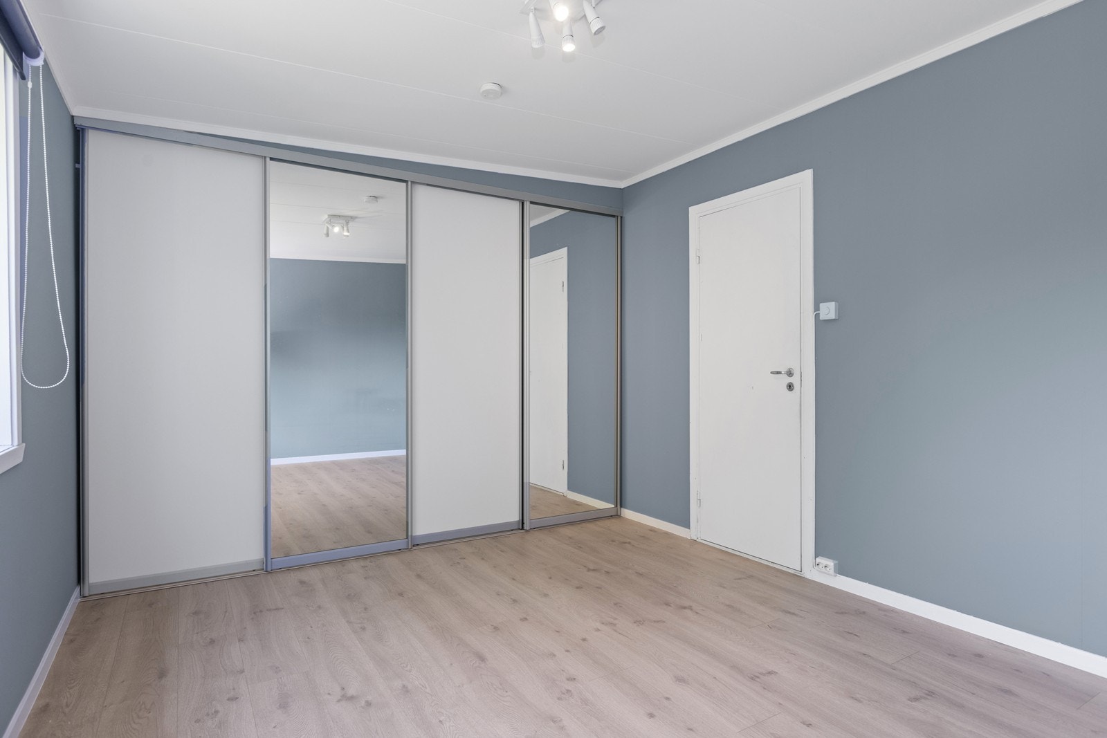 God plass til dobbeltseng Galleribilde