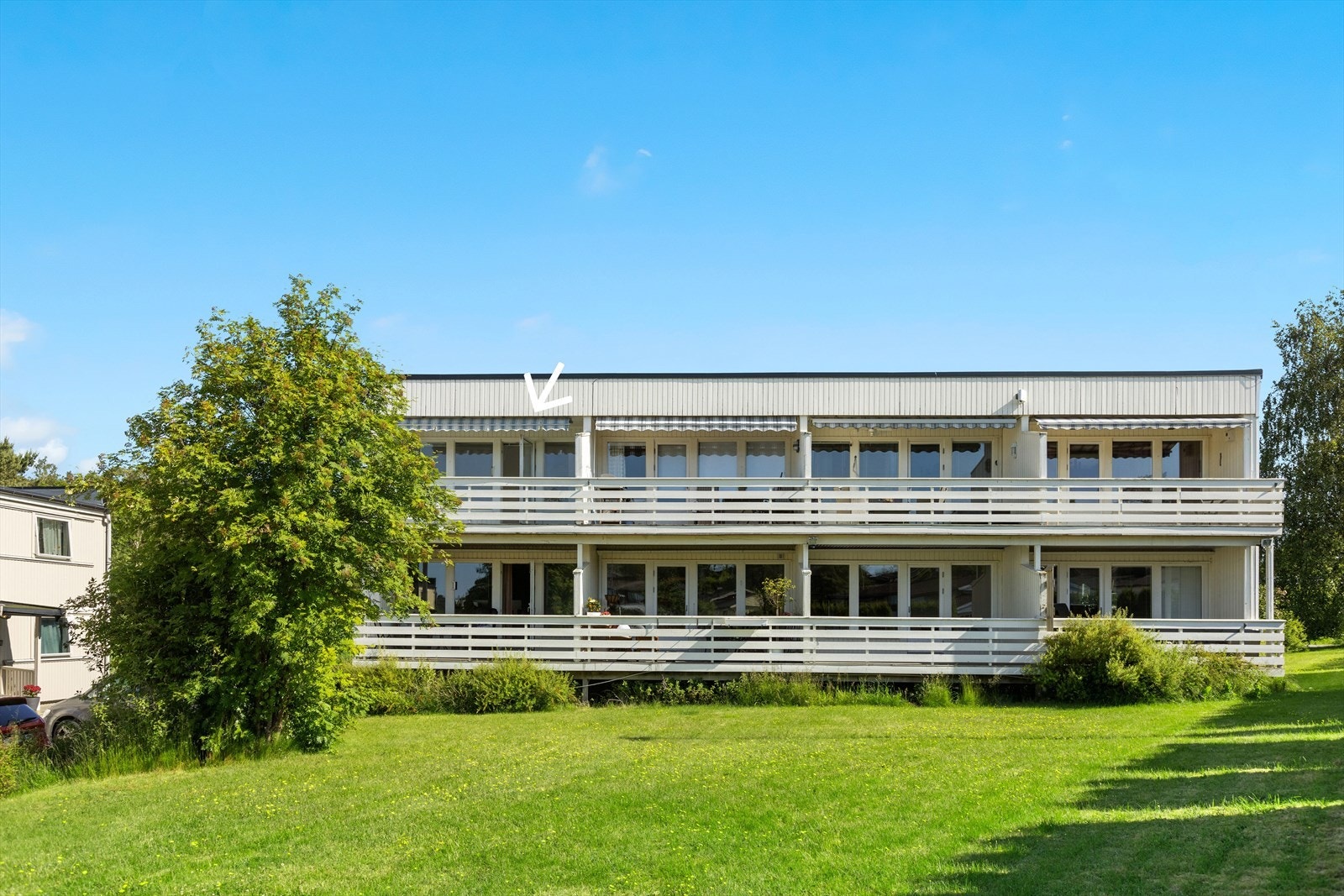Leiligheten ligger i 2. etasje til venstre på bildet Galleribilde