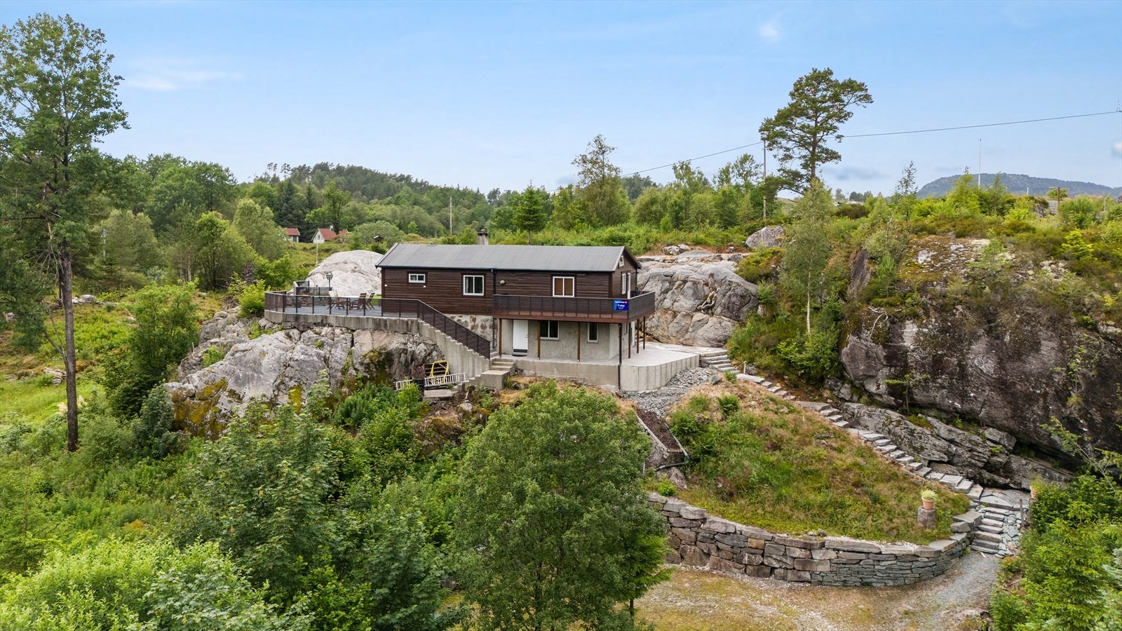 Påkostede og svært flott opparbeidet uteområder. Her er ikke noe latt til tilfeldighetene. Galleribilde