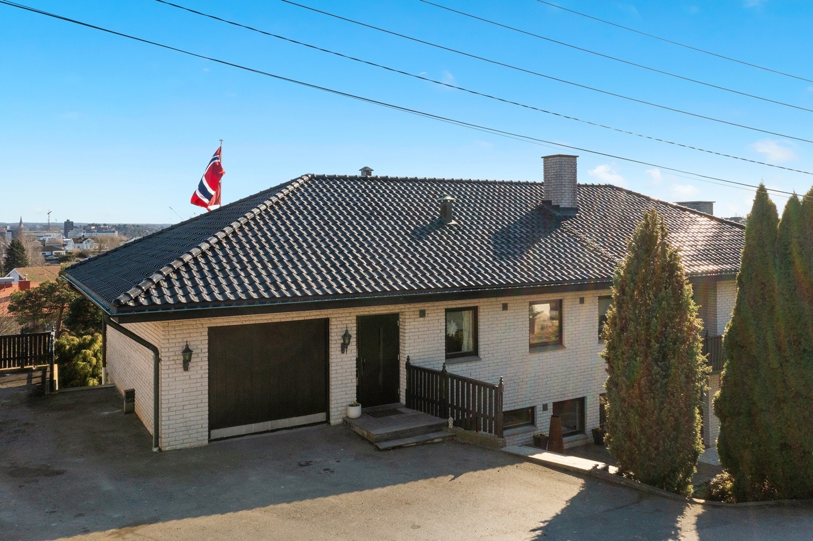 Integrert enkelt garasje med innvendig adkomst Galleribilde