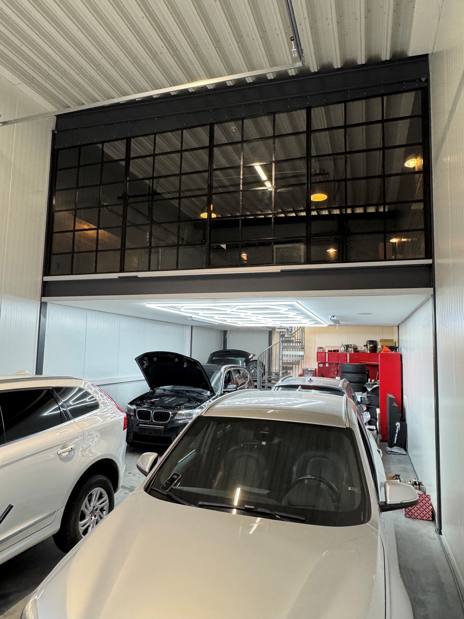 Eksempel på en innglasset messanin, hentet fra et annet av våre prosjekter Galleribilde