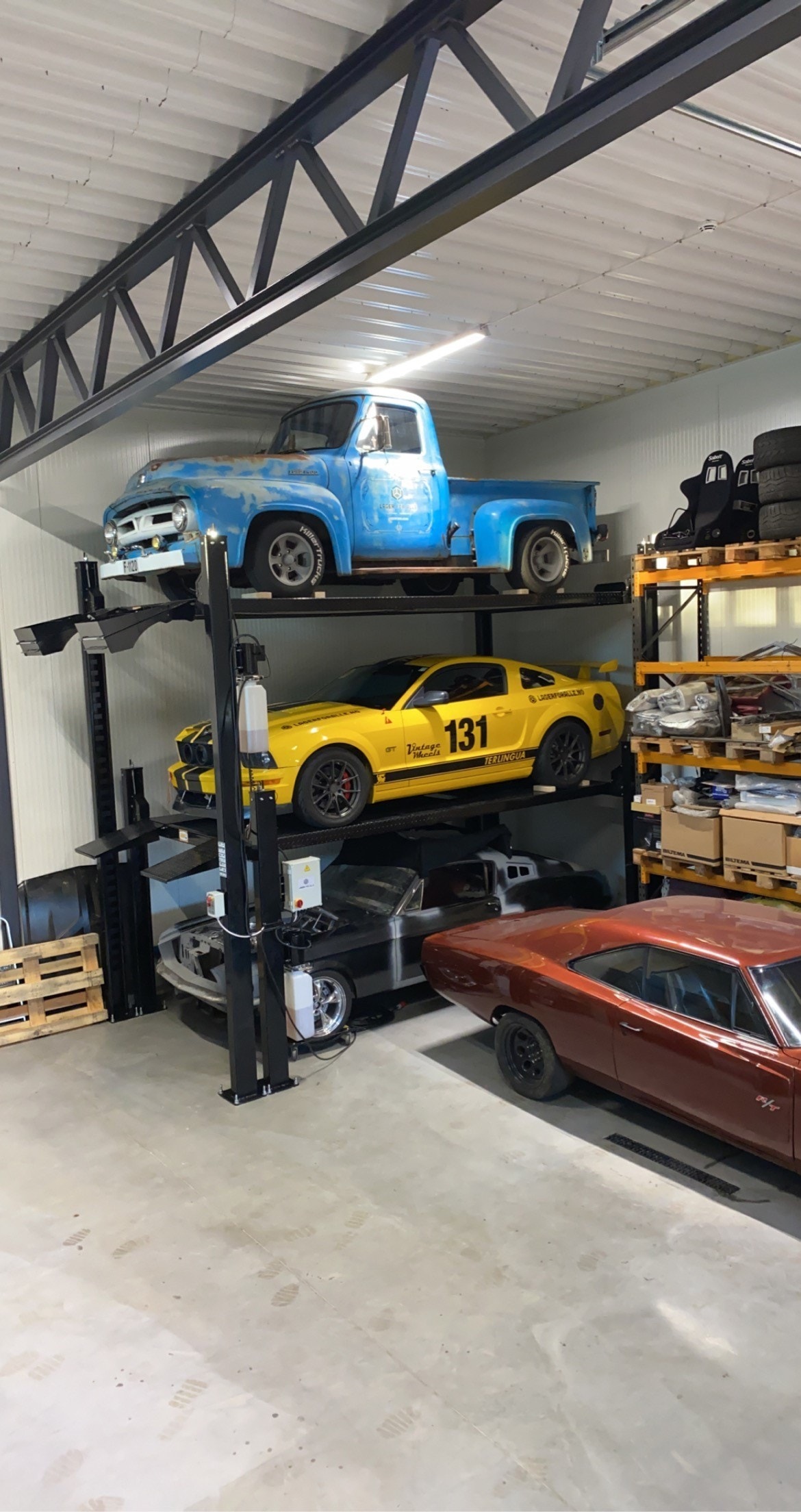 Eksempel på bil-lagringsbukk Galleribilde