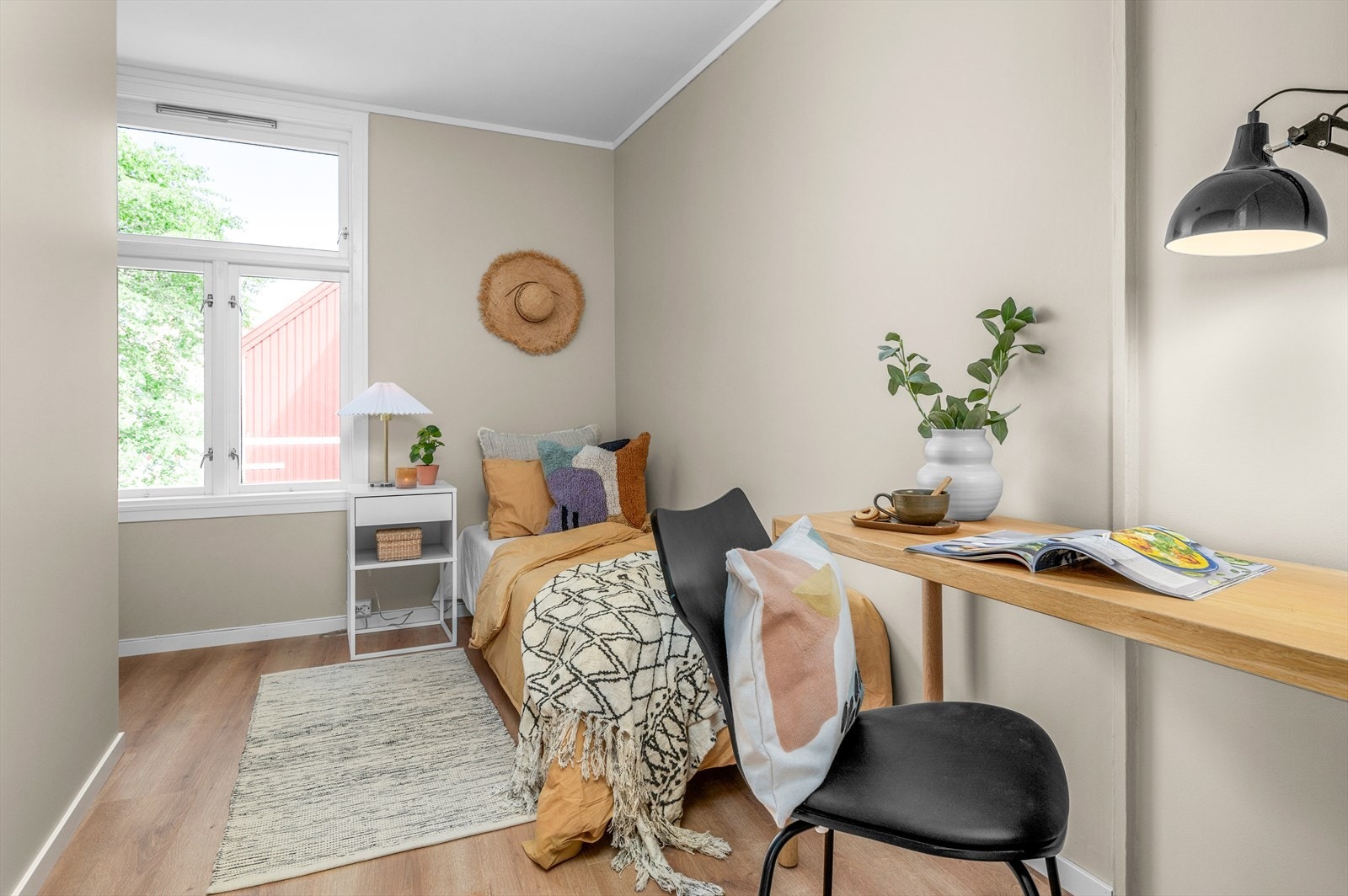 Det andre soverommet strekker seg over 7,5kvm, det er rikelig med plass til garderobeløsninger. Galleribilde