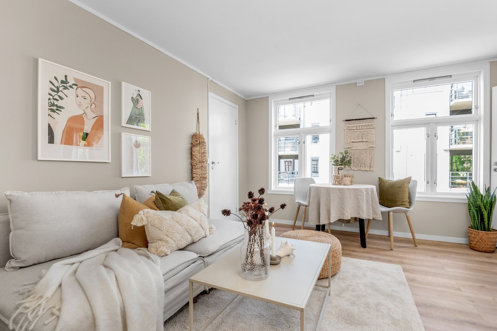 Velkommen til Hans Nissens gate 2B - En nyoppusset og stilren 4-roms selveierleilighet. Galleribilde