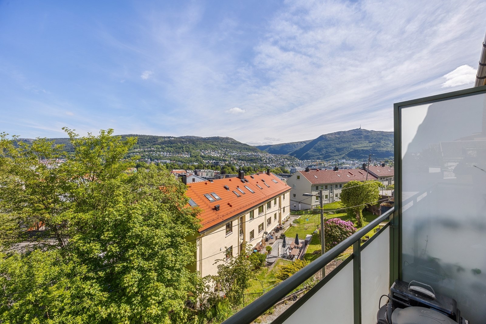 Velkommen til Strandlien 3. 2-roms leilighet i veldrevet borettslag! Galleribilde