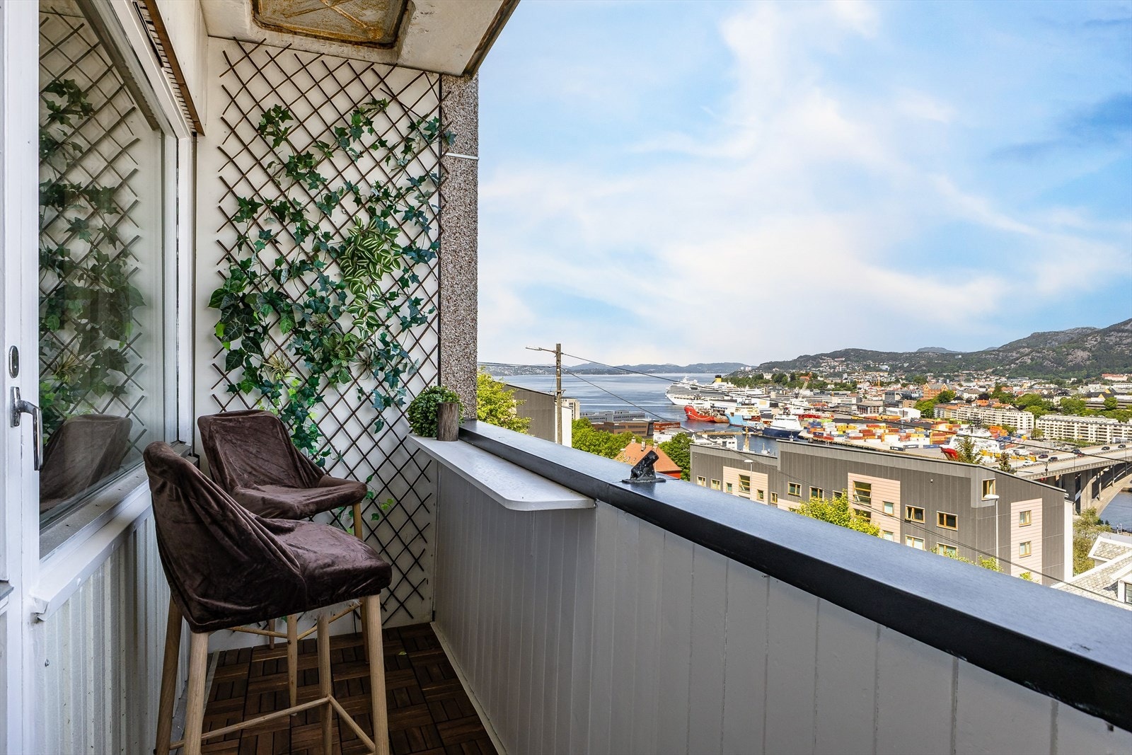 Fantastisk utsikt og herlig balkong Galleribilde