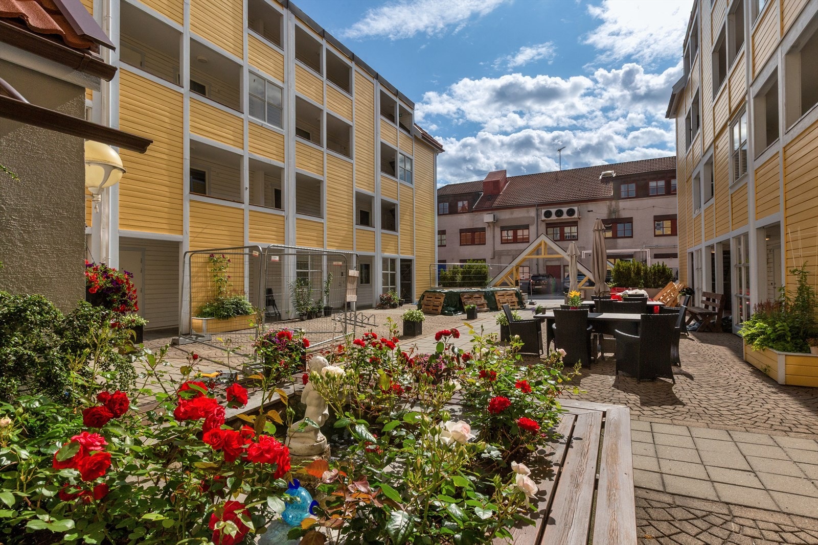 Borettslaget har et meget sosialt og trivelig uteområde Galleribilde