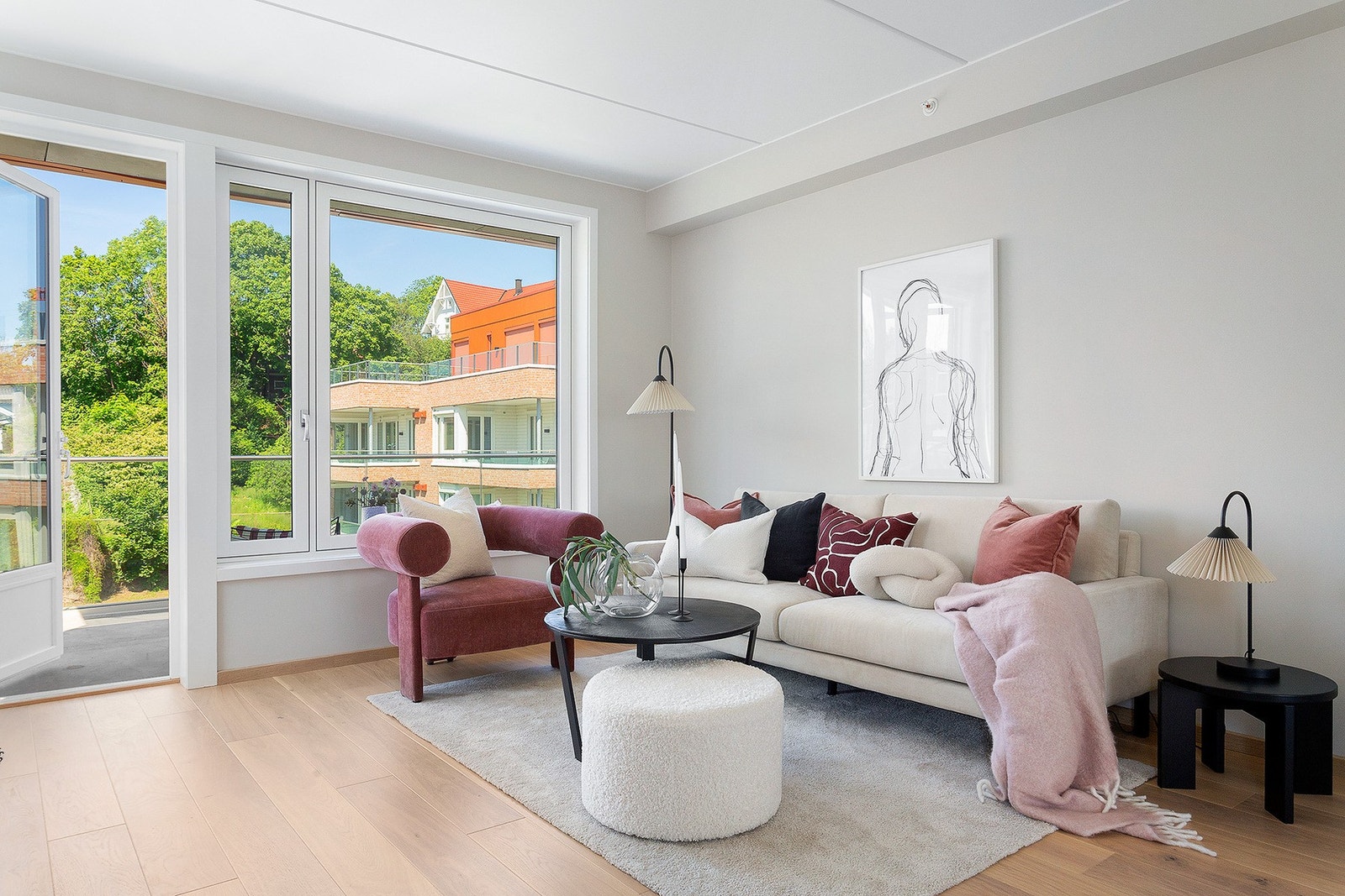 En ny og moderne topp-/endeleilighet i et veletablert område med kort vei til nødvendige fasiliteter Galleribilde