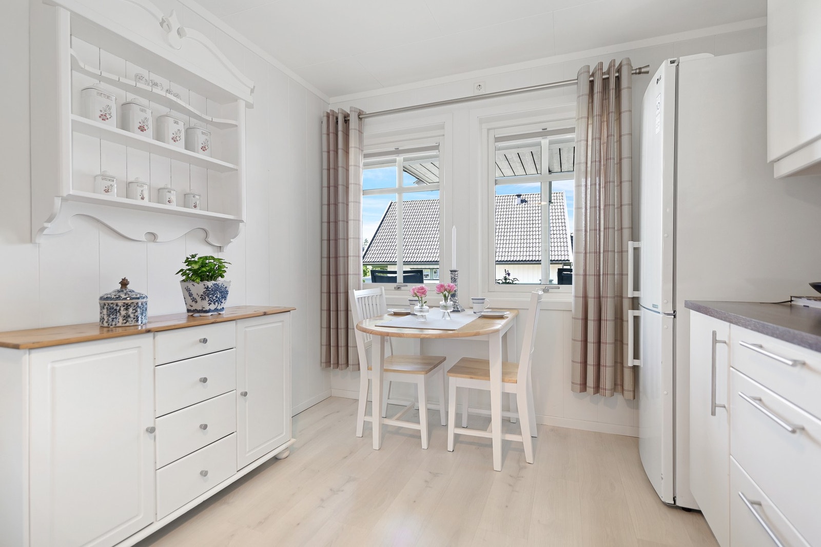 Fint lite spiseområde - perfekt for morgenstund. Galleribilde