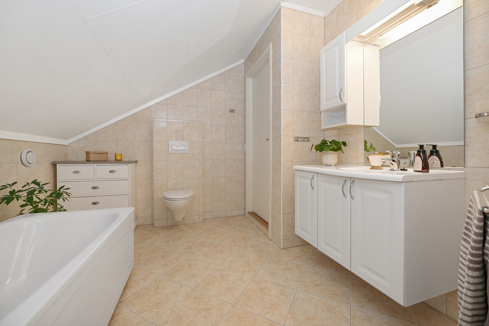 Det er varmekabler i gulvet. Galleribilde