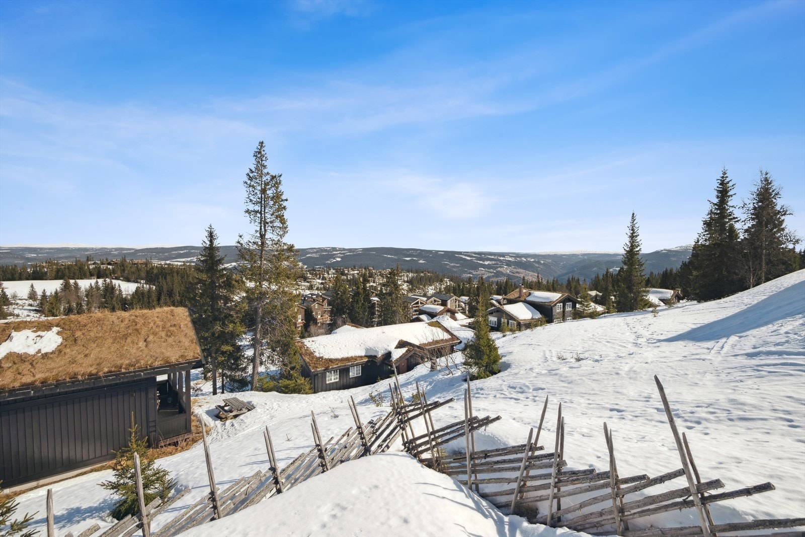 Utsikt mot naturskjønne omgivelser. Galleribilde