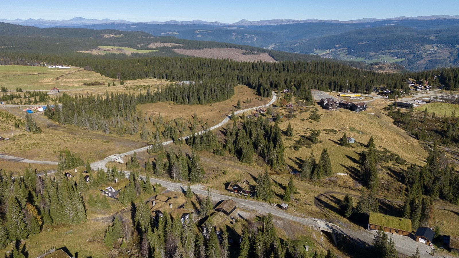 Området er barnevennlig med aktiviteter som Junior-skipatruljen og Barnas World Cup-løype. Langrennsløypene holder også en svært høy standard, med ca. 600 km flotte løyper som har utgangspunkt fra Kvitfjell. Galleribilde