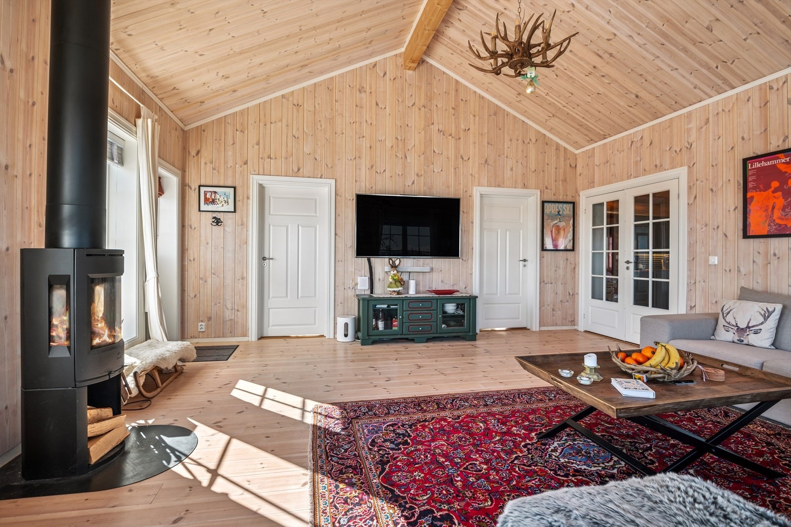 Hytta er opprinnelig oppført i 2006 og tilbygget i 2021. Galleribilde