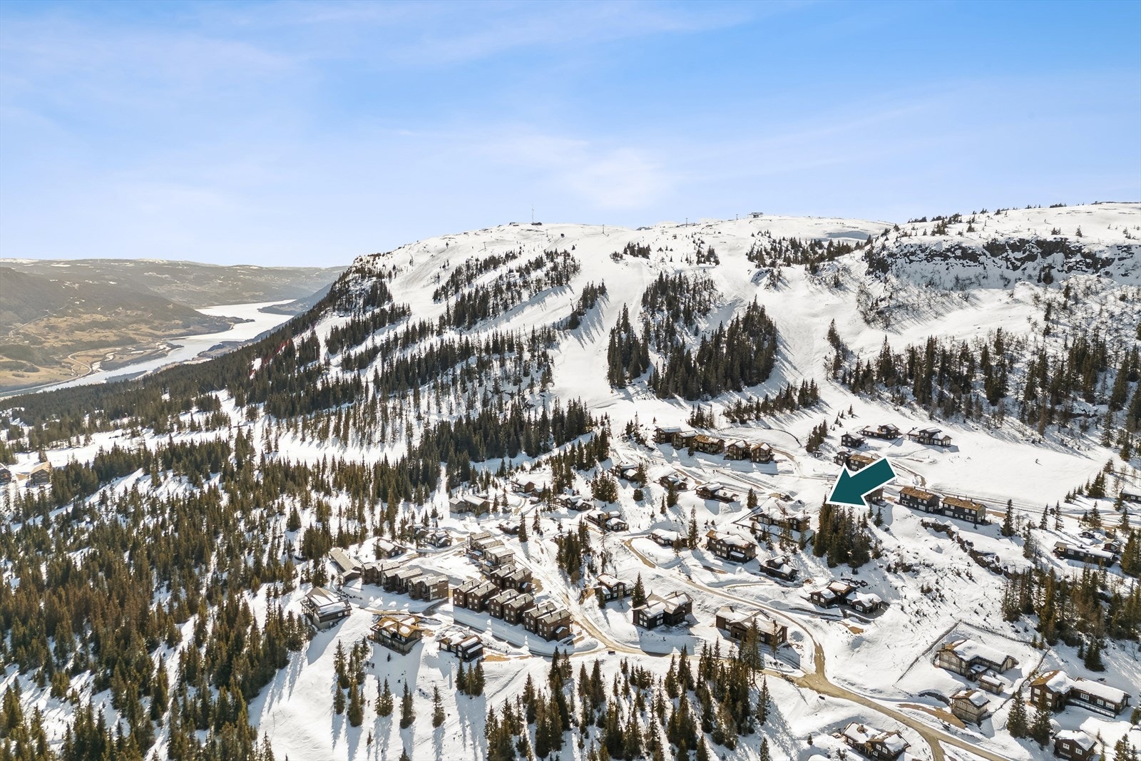 Kvitfjellsetervegen 50 presenteres av DNB Eiendom ved Beate Ellingsen. Galleribilde