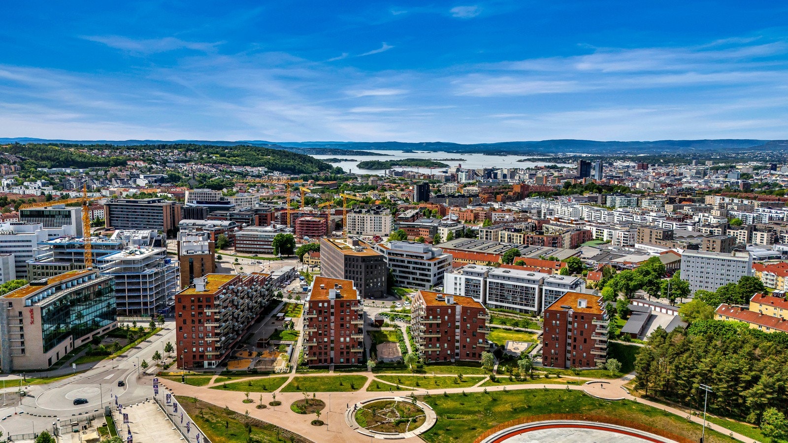 En moderne bolig i et område i sterk utvikling. Her bor du midt i fremtiden. Galleribilde