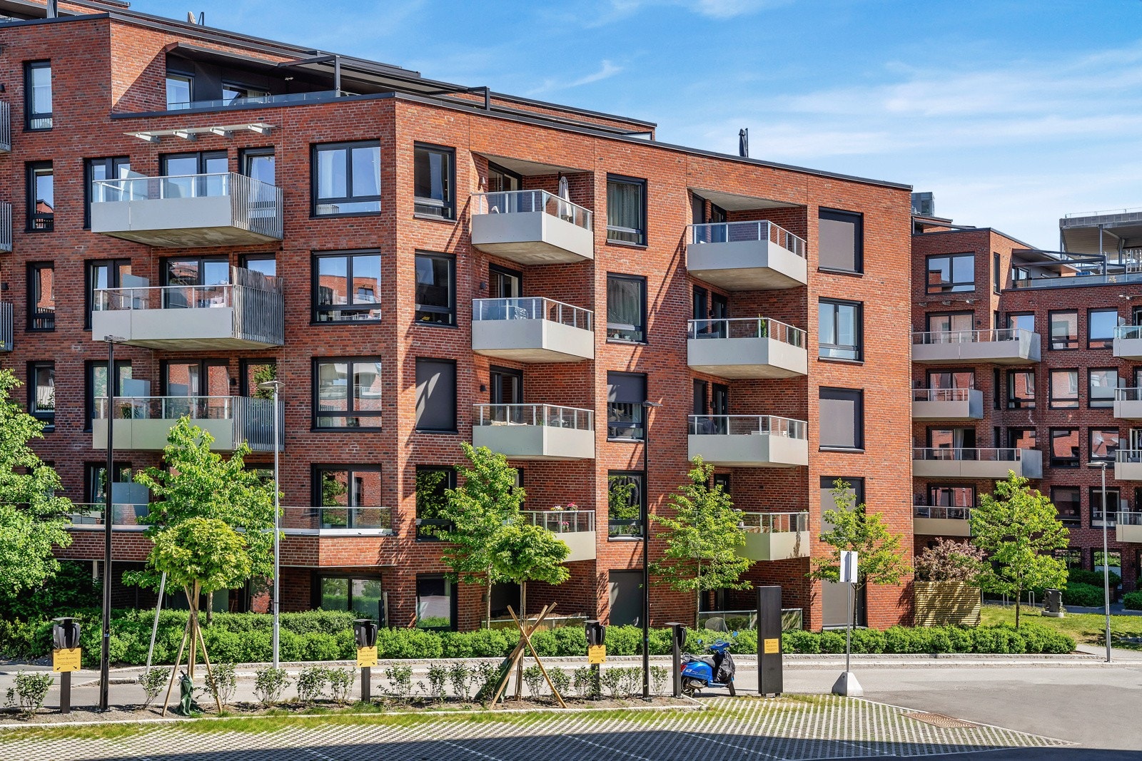 I sameiet finnes det egen barnehage og flere trygge lekeområder - et praktisk og barnevennlig valg for småbarnsfamilier. Galleribilde