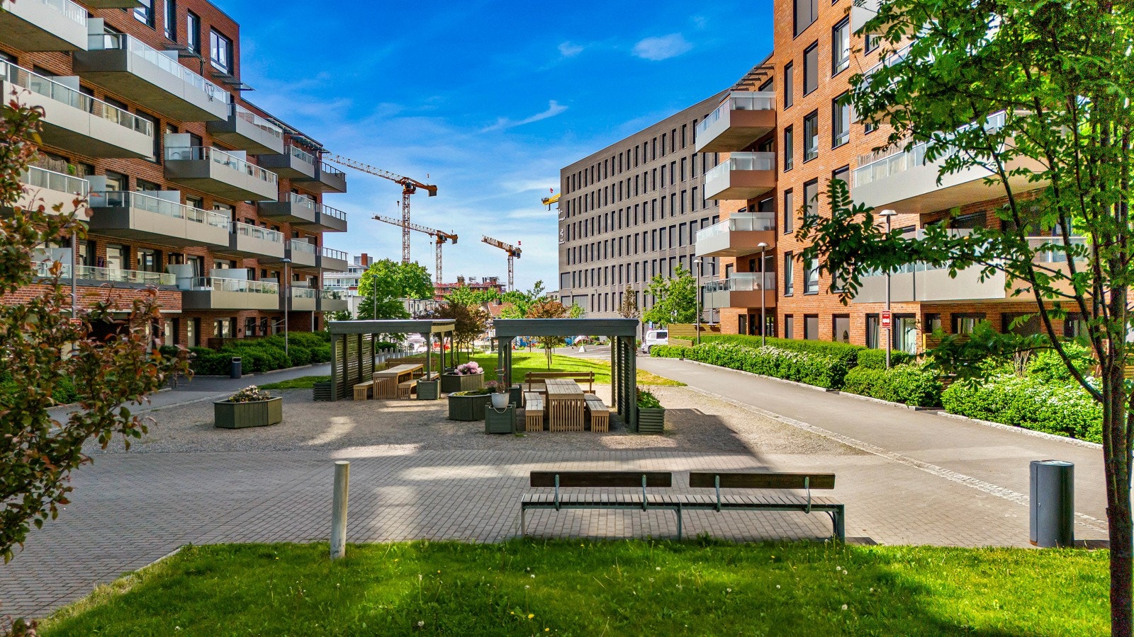 Flere lekeplasser og grønne lunger, representativt fellesområde. Galleribilde