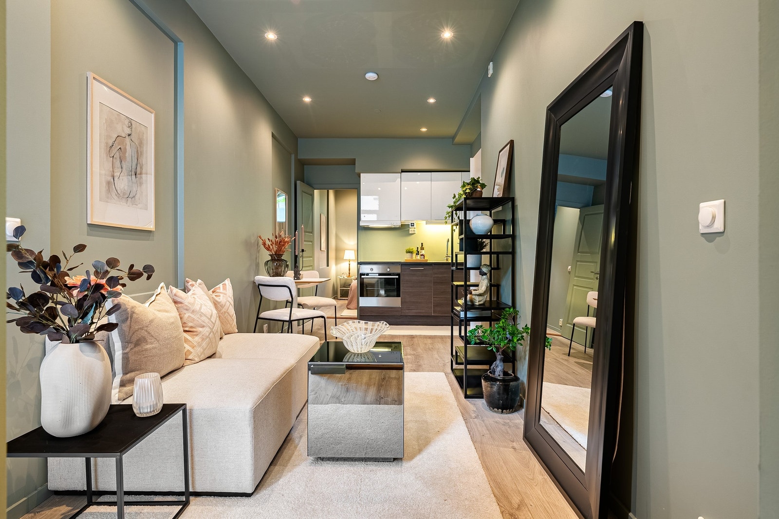 Velkommen til Båhus gate 7a - og denne moderne og lekre selveierleiligheten beliggende i et veletablert og sentrumsnært område på Møllenberg! Galleribilde