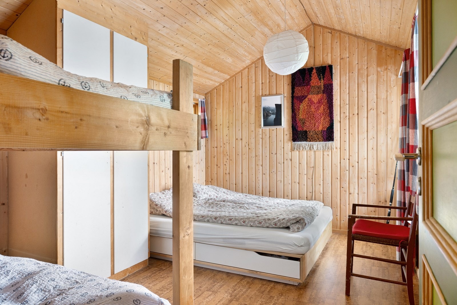 Soverom nr 2 (originalt inndelt som 2 separate soverom på byggetegninger) Galleribilde