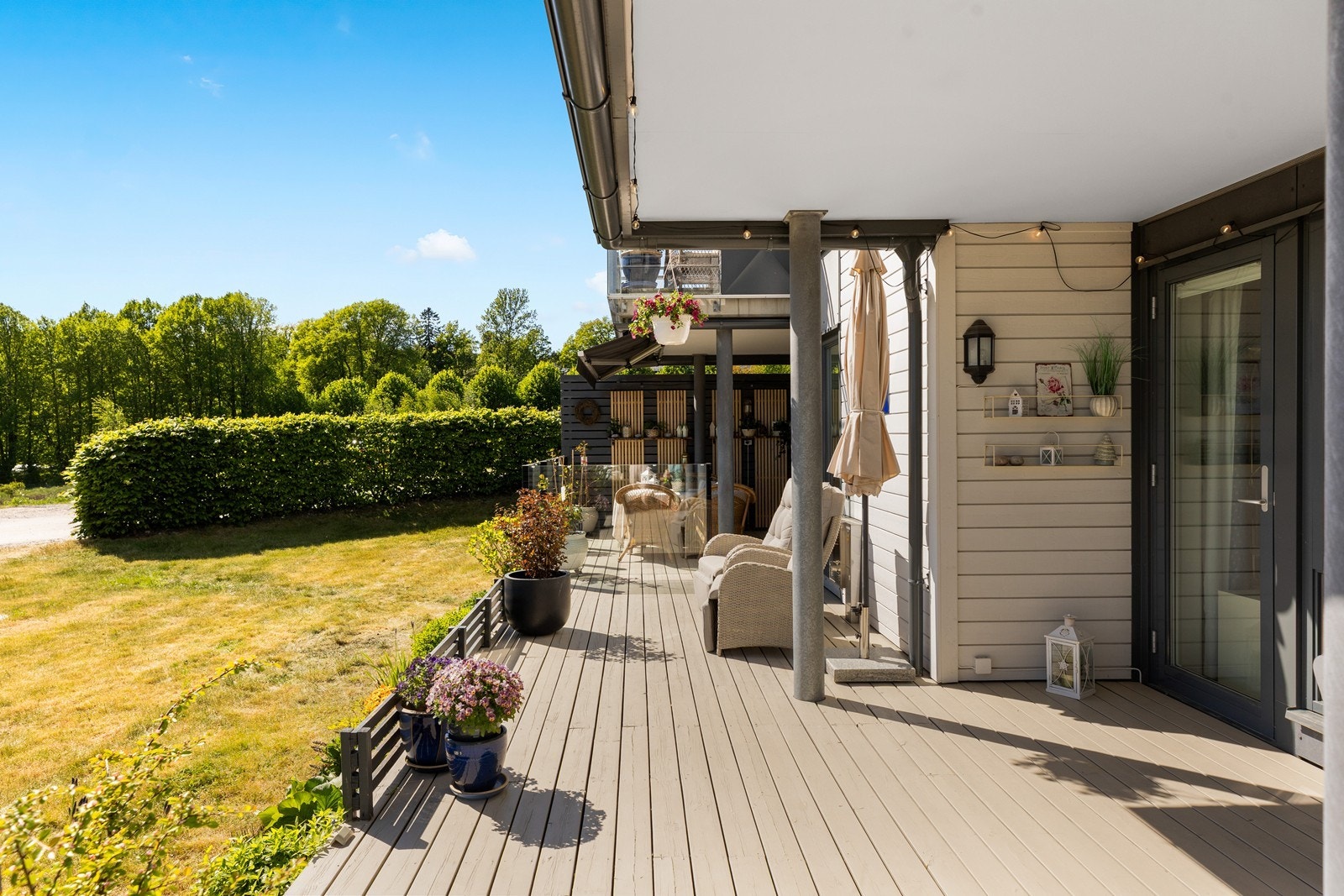 Terrassen er på hele 44 kvm! Galleribilde