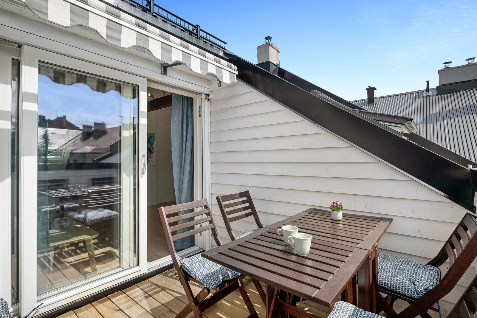 God plass til utemøblement, grill og beplantning. Galleribilde