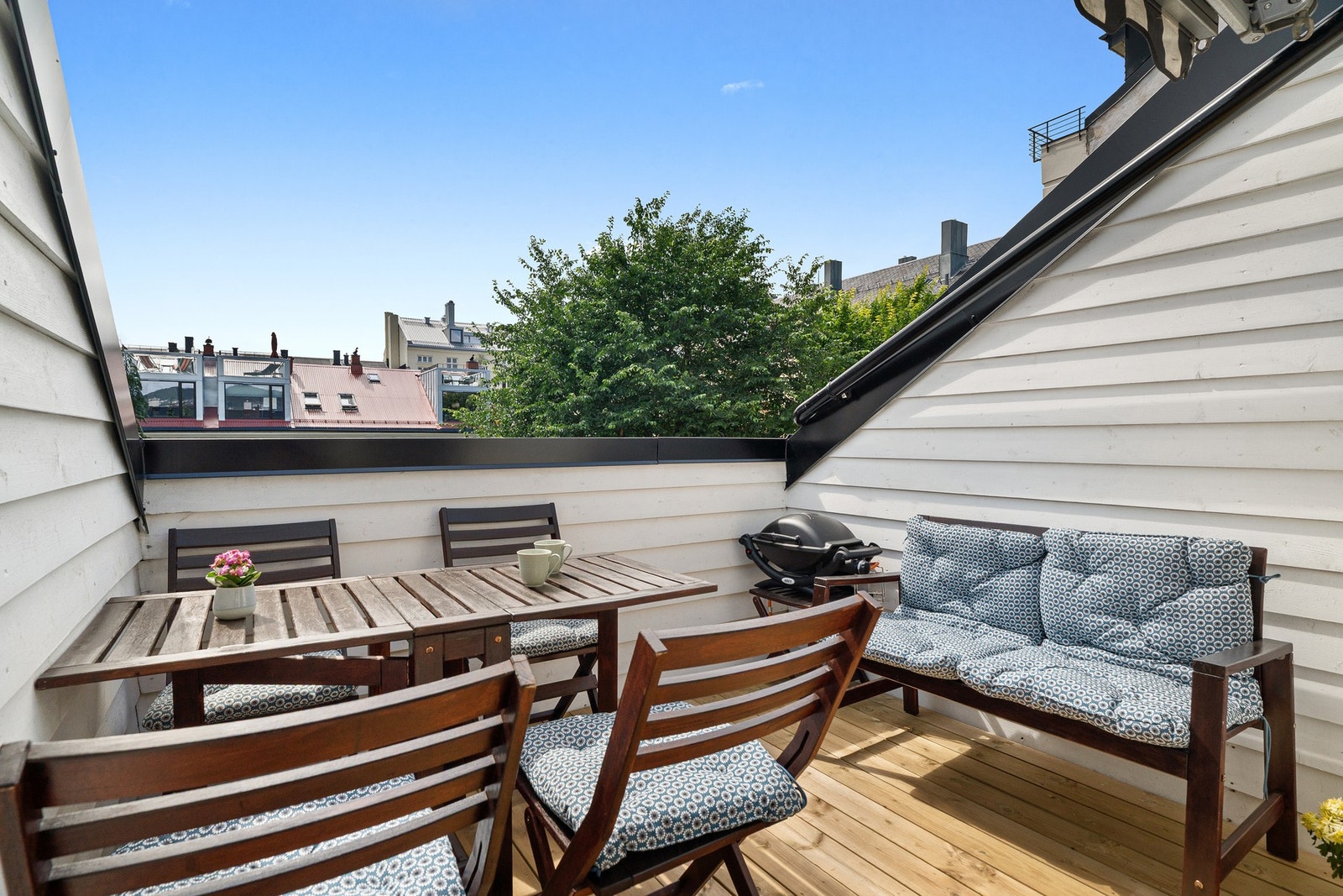 En delikat og påkostet 3-roms loftsleilighet med rolig og tilbaketrukket beliggenhet på St. Hanshaugen. Galleribilde