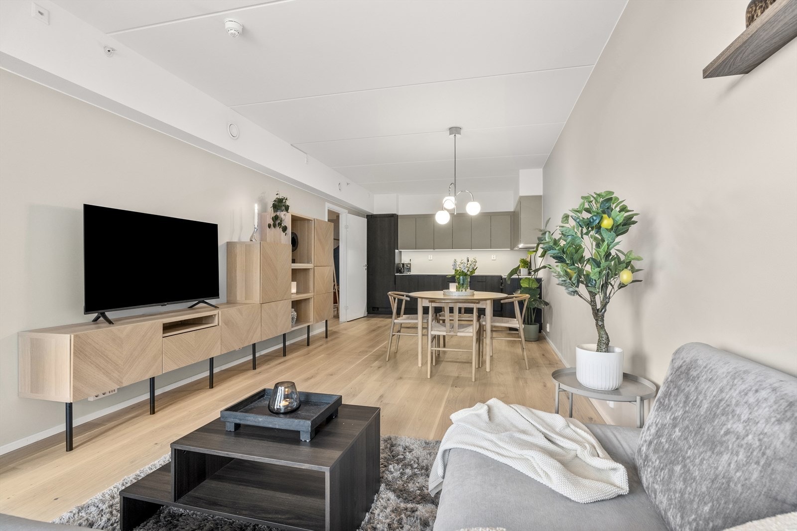 Leiligheten har en god planløsning og holder en høy standard med flotte detaljer. Galleribilde