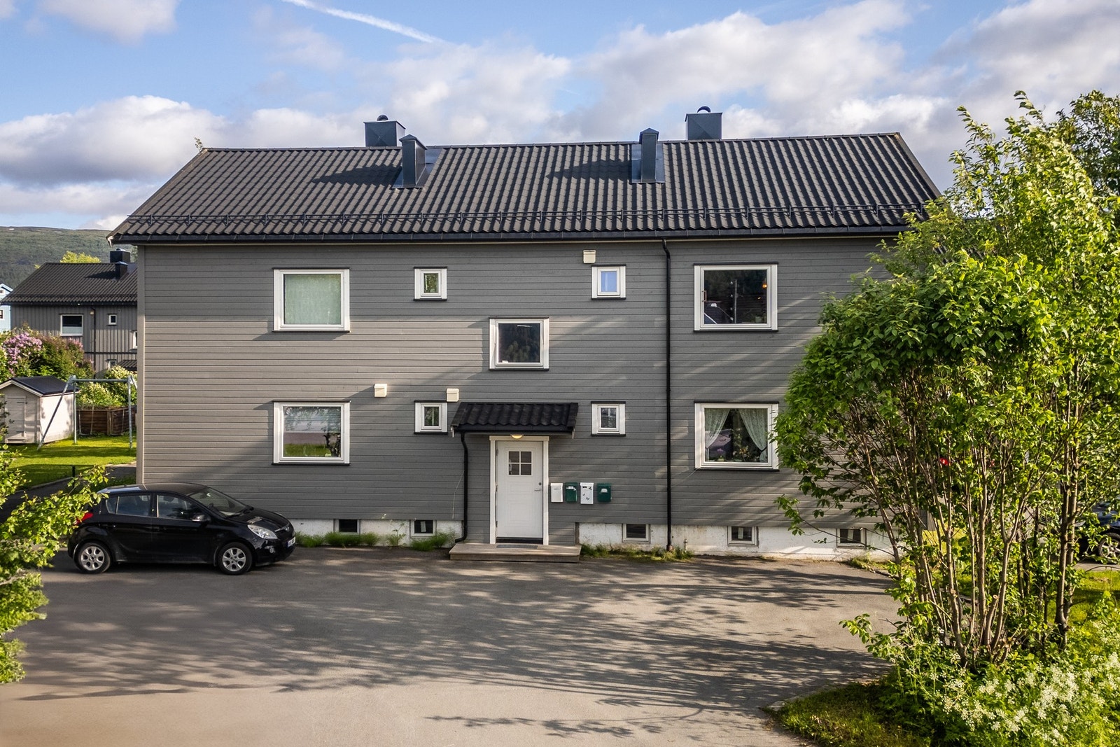 Parkering utenfor boligen Galleribilde
