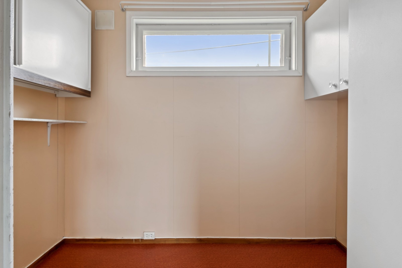 Garderobe/bodrom i tilknytning til soverommene Galleribilde