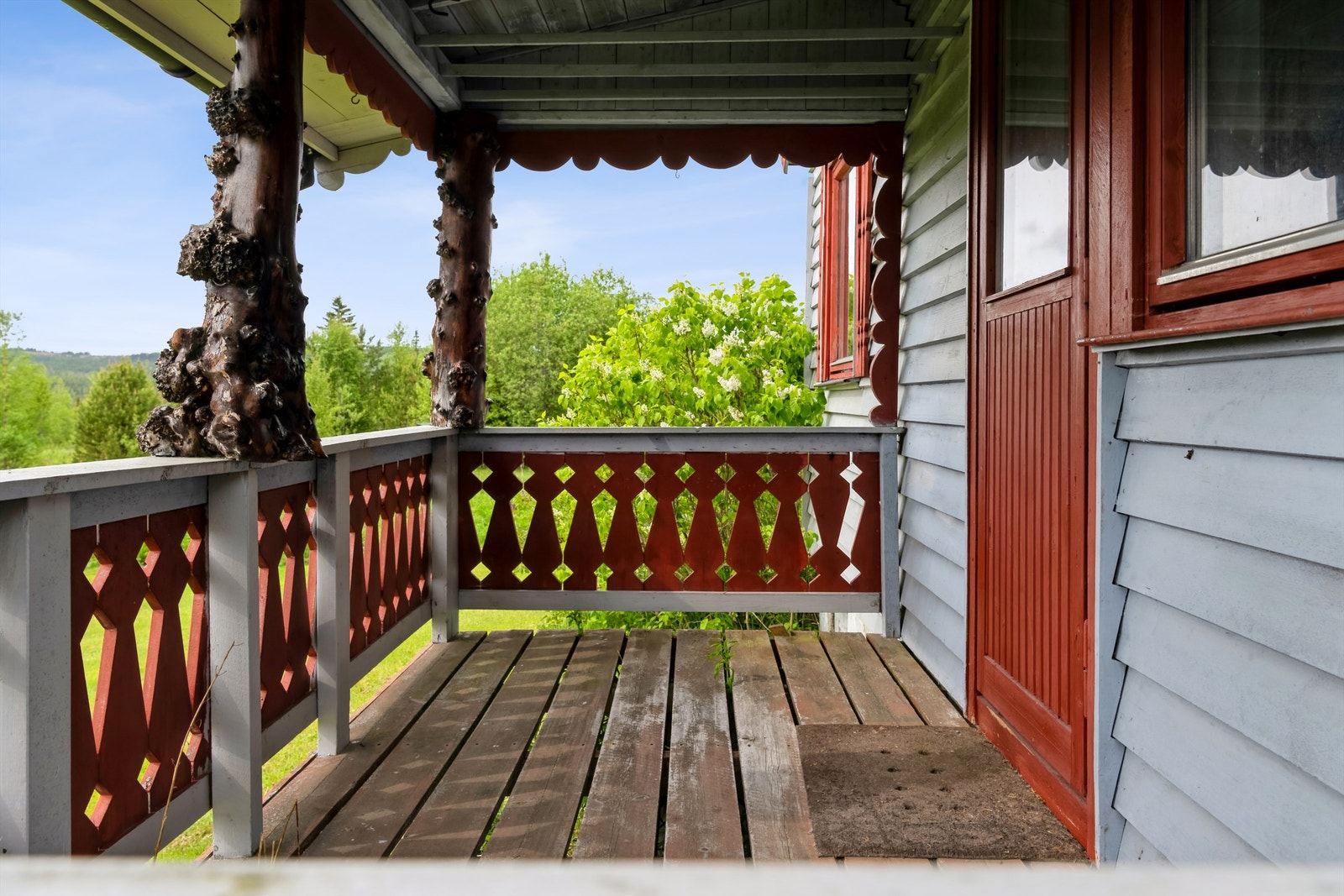 Verandaen utenfor soverommet er overbygd. Galleribilde