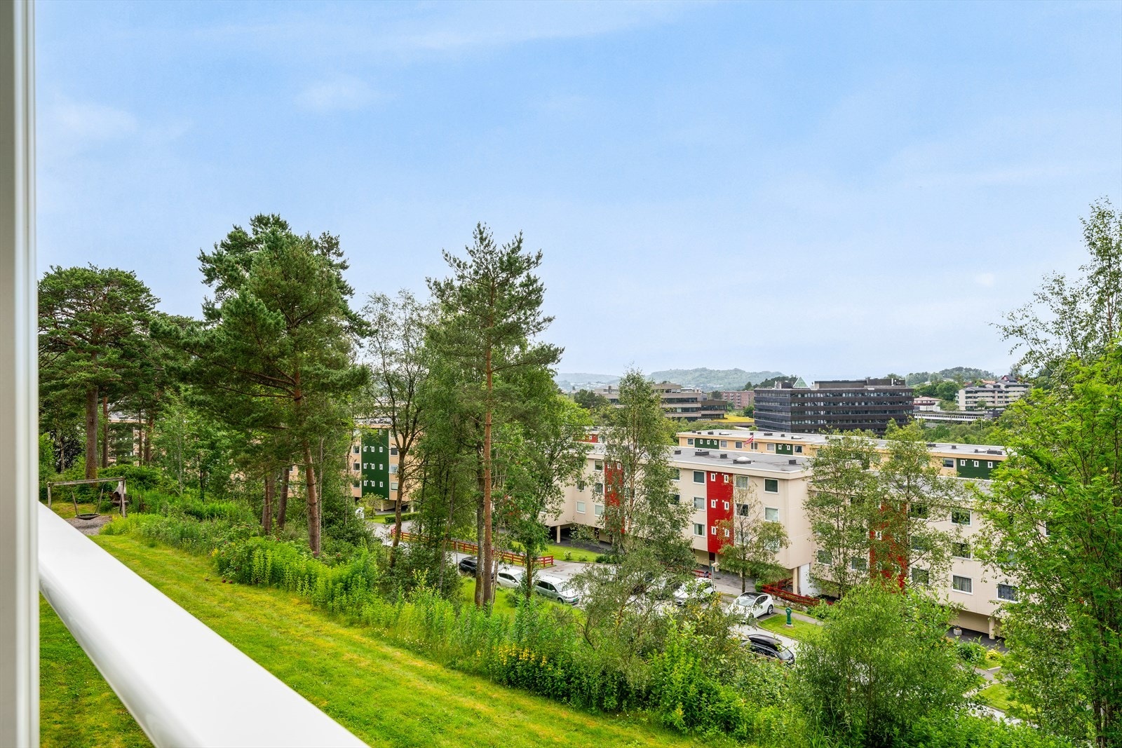 - Fra balkongen kan du nyte naturskjønn utsikt - Galleribilde