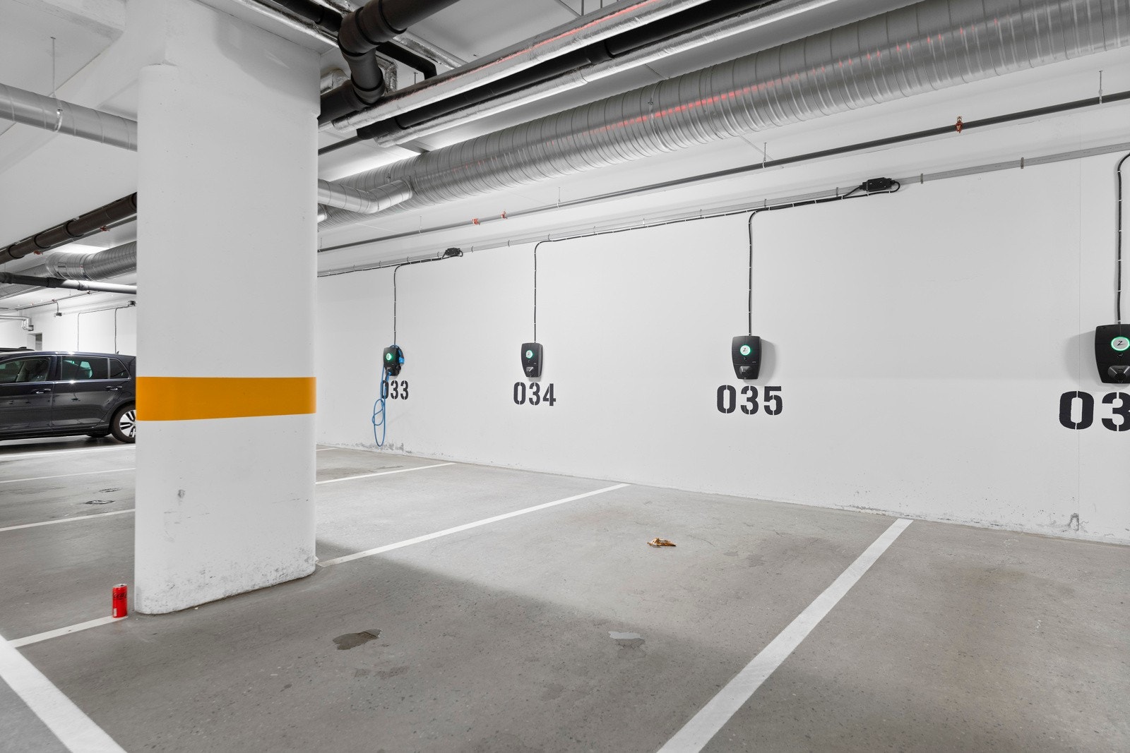 Garasjeplass nr. 35 med EL-bil lader. Galleribilde