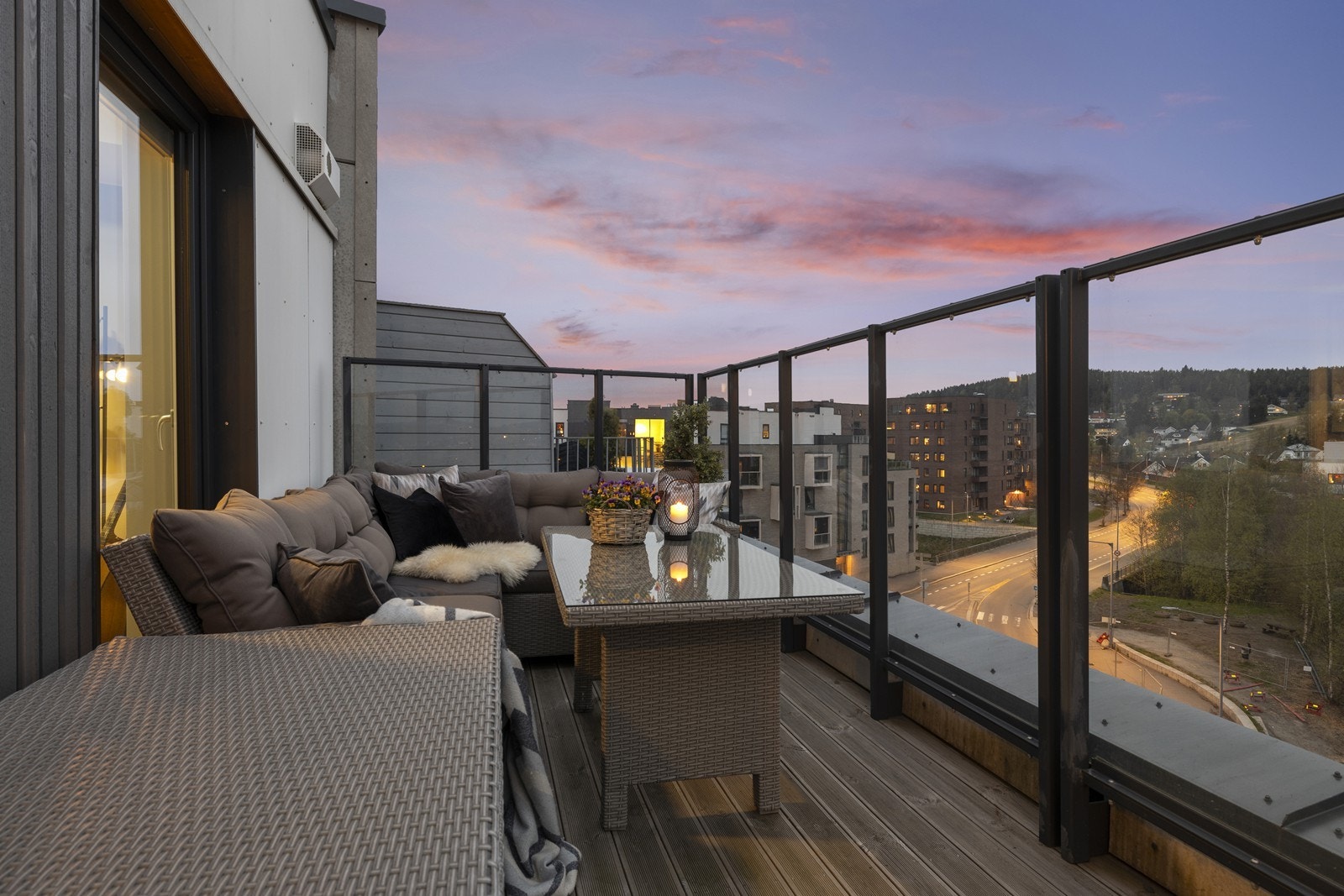 Loungehjørne med flott utsikt. Galleribilde