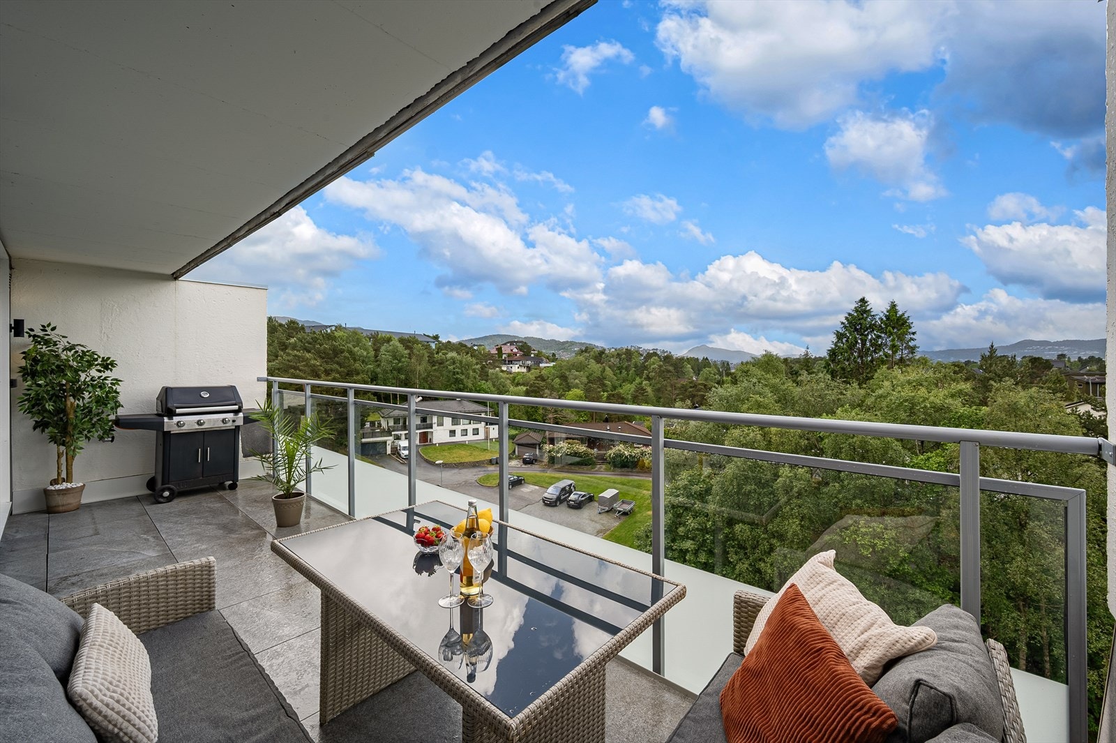 Stor toppleilighet i et populært borettslag! Galleribilde