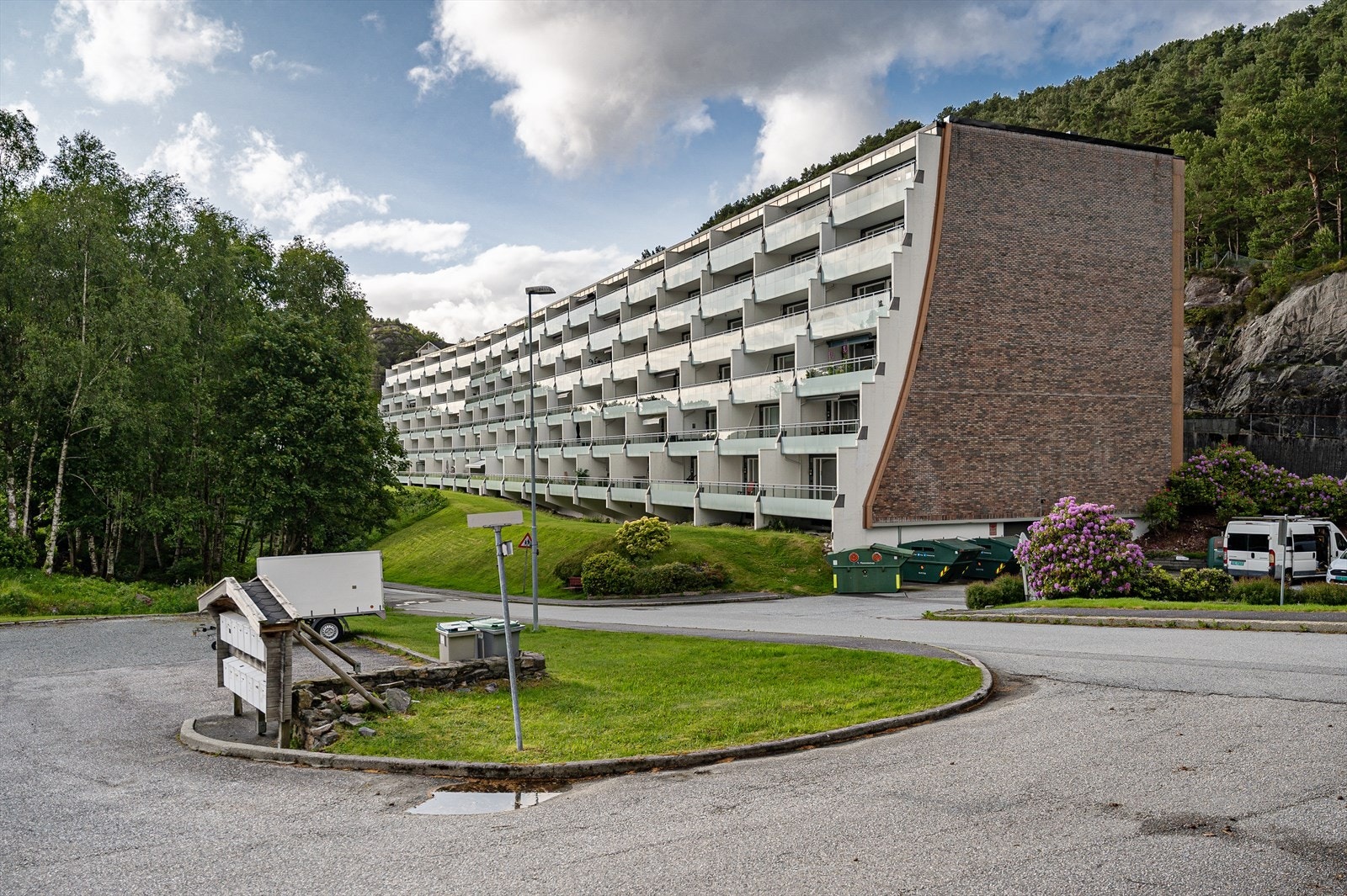 Det er også gjesteparkering på tomten til borettslaget. Galleribilde