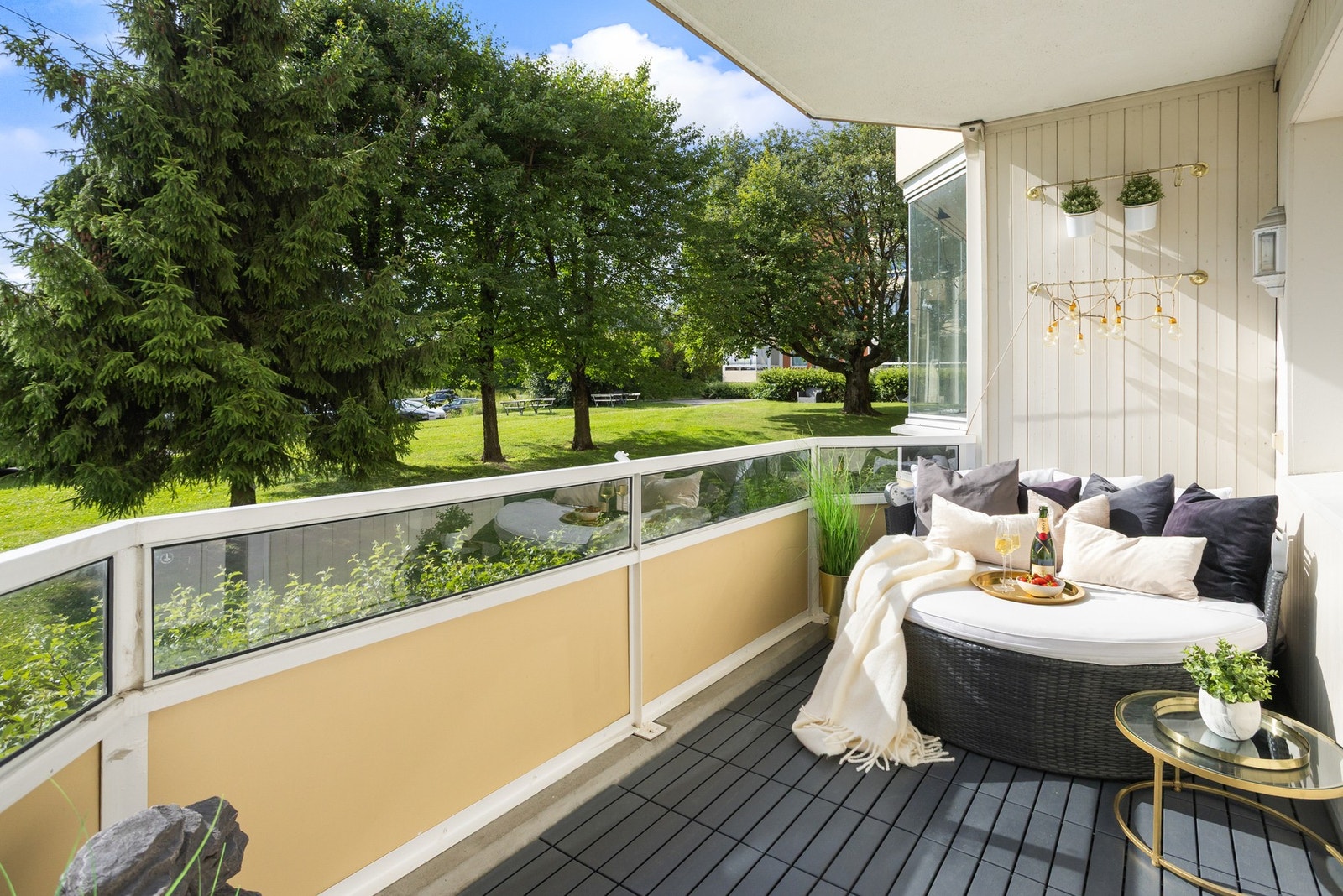 Cecilia Johansen ved EIE Løren ønsker velkommen til Karl Staaffs vei 69! Galleribilde