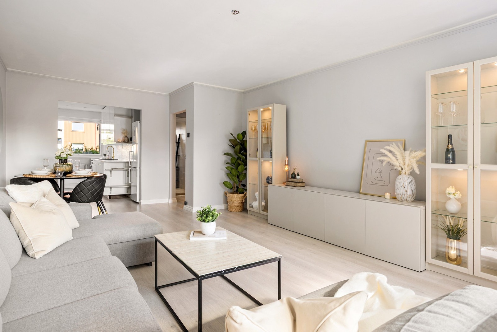 Har du spørsmål? Kontakt megler Cecilia Johansen 474 56 099/cjoeie.no) Galleribilde