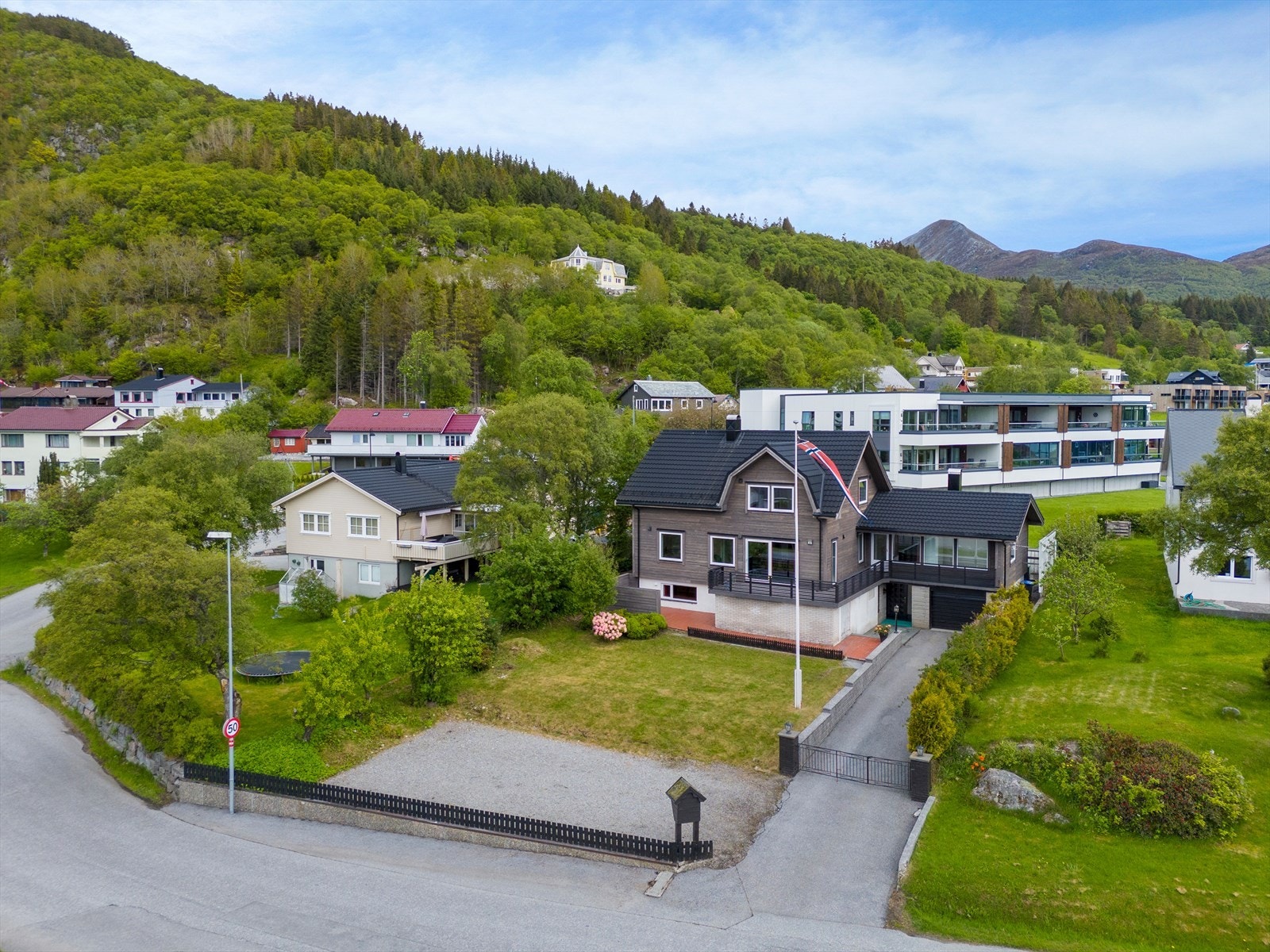 Velkommen til Søvikvegen 2 Galleribilde