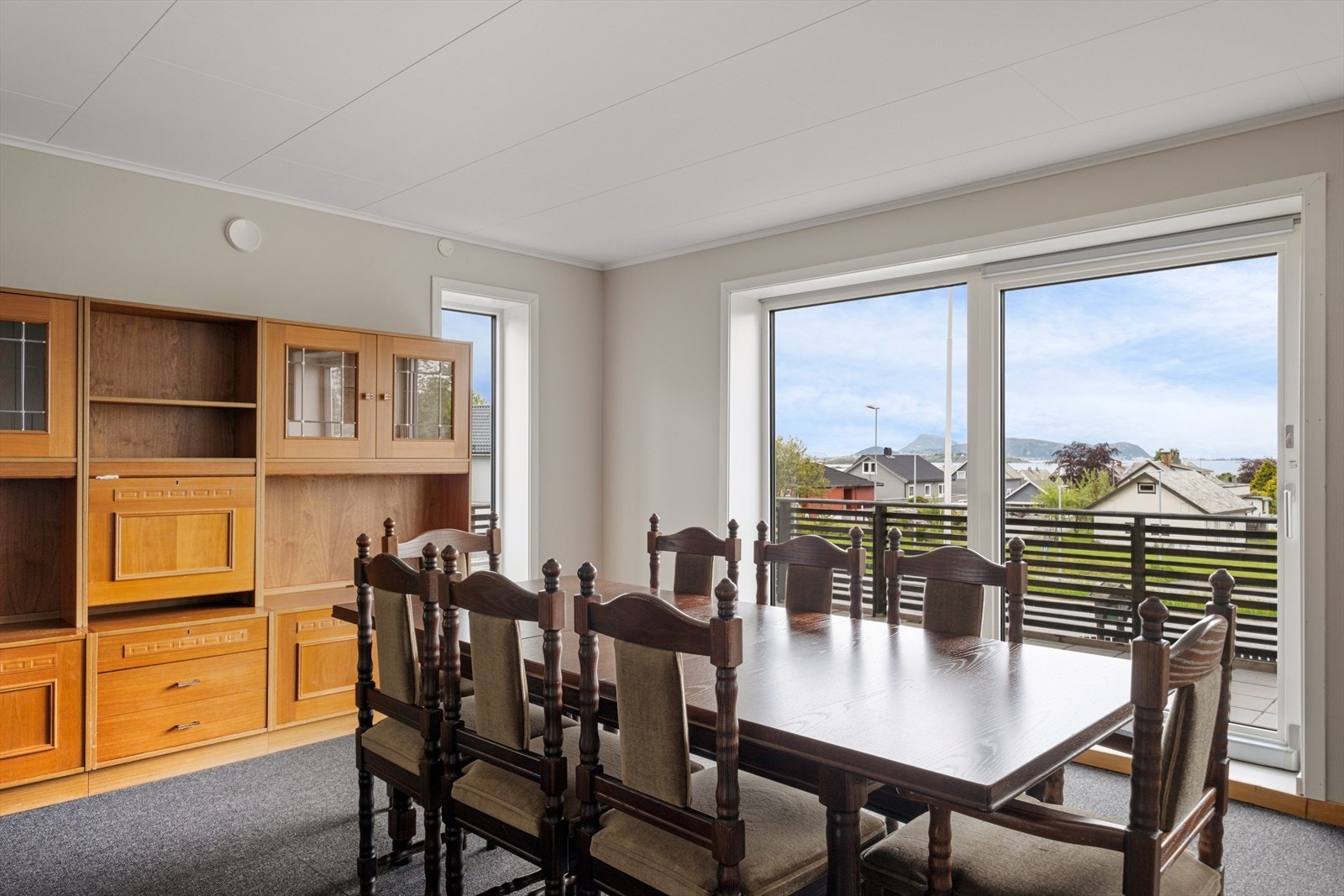 Her kan du invitere familie og venner til et bedre måltid med utsikt Galleribilde