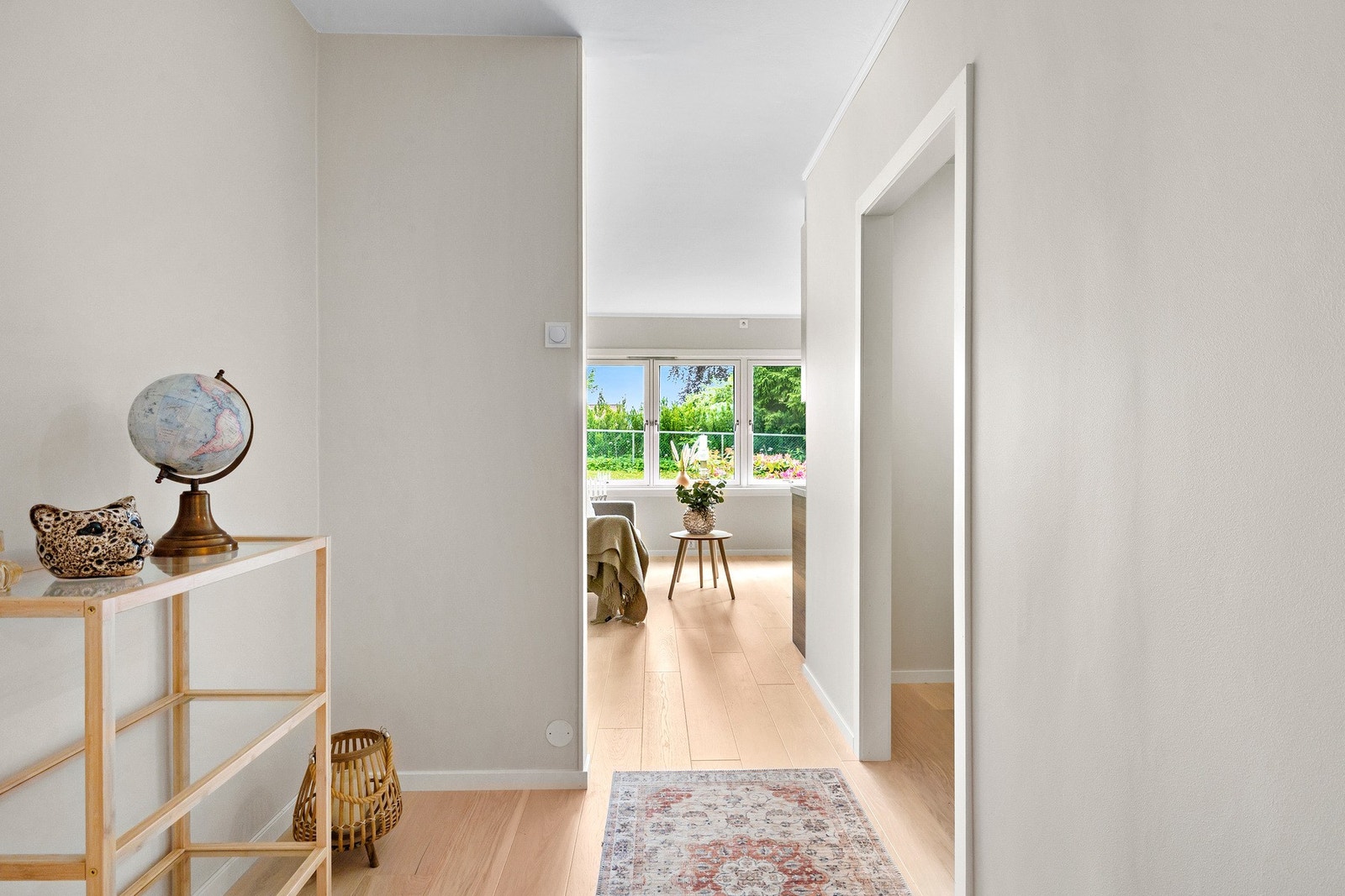 Entrè med plass til garderobe Galleribilde