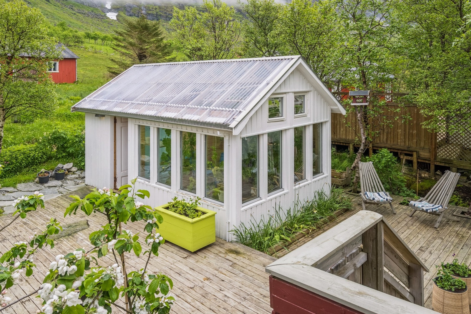 Det ble i 2020 bygget drivhus på eiendommen. Galleribilde