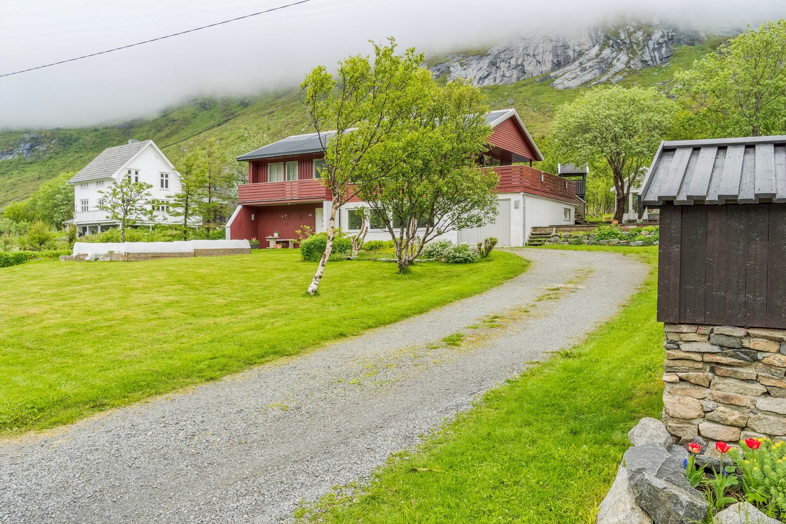 Godt med plass for biloppstilling. Galleribilde