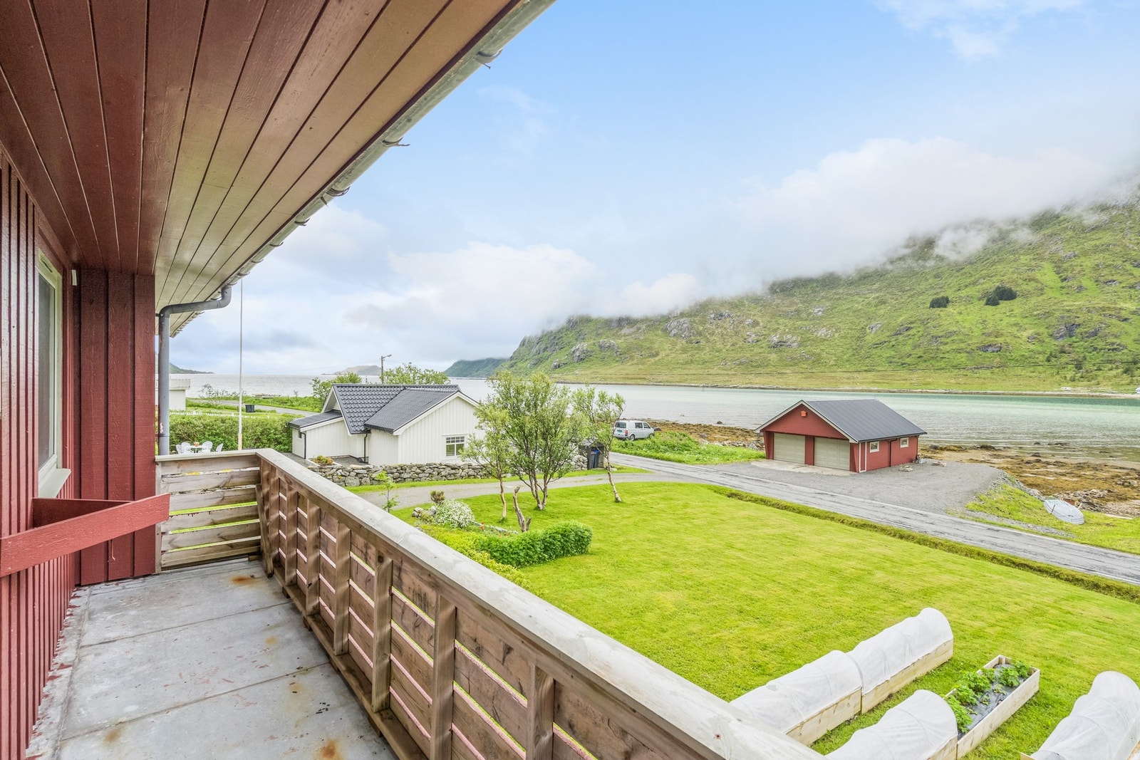 Luftebalkong med plass for enkel møblering. Galleribilde