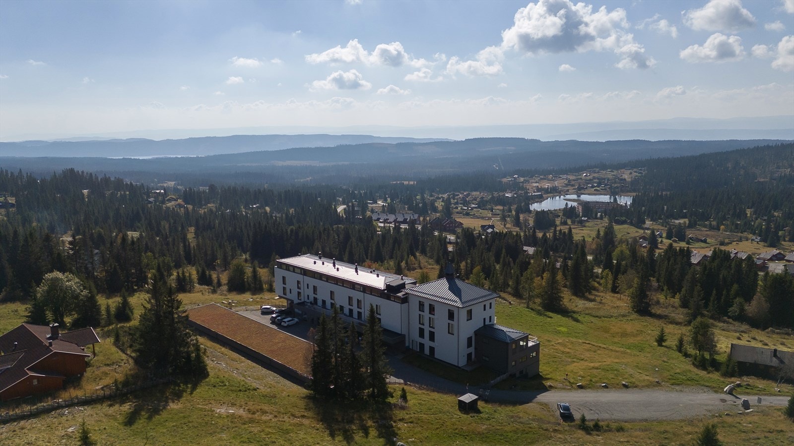 Eiendommen ligger sentralt til på Nordseter i Lillehammer kommune. Galleribilde