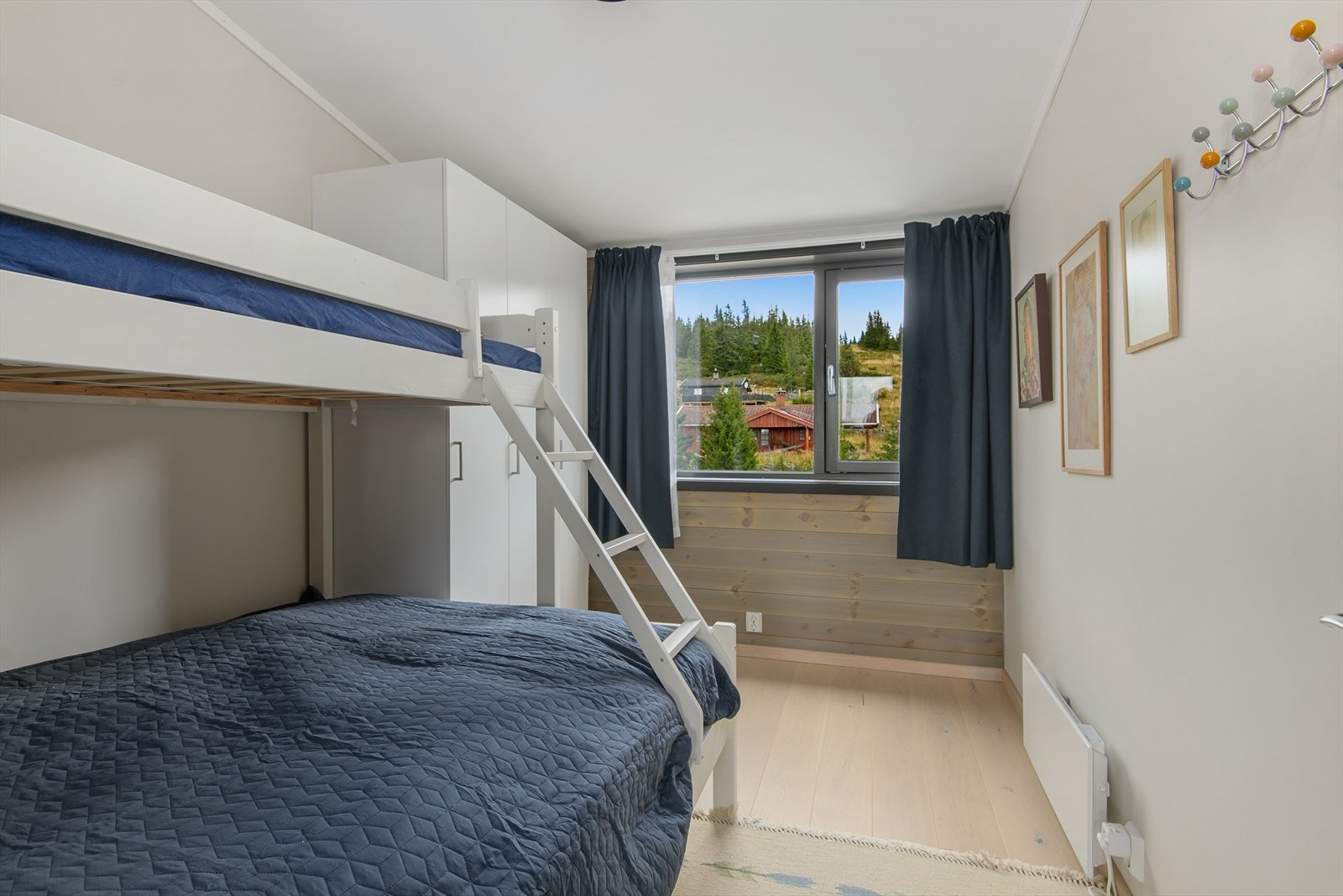 Soverom nr 2 som ligger i toppetasjen. Galleribilde